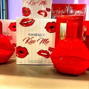 KIMBERLY'S KISS ME
